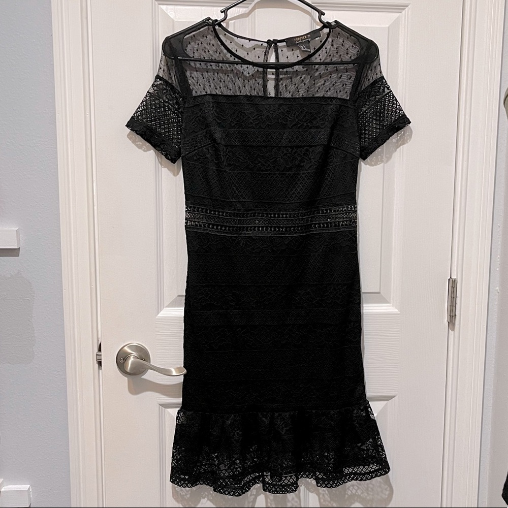 Forever21 black lace midi dress
